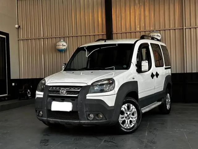 Carro Fiat Doblò 2010 Adventure 1.8 8V (Flex)