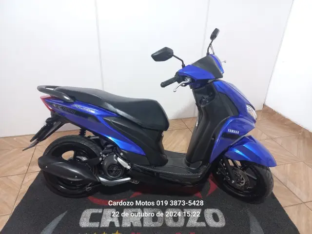Moto Yamaha Fluo 2023 ABS