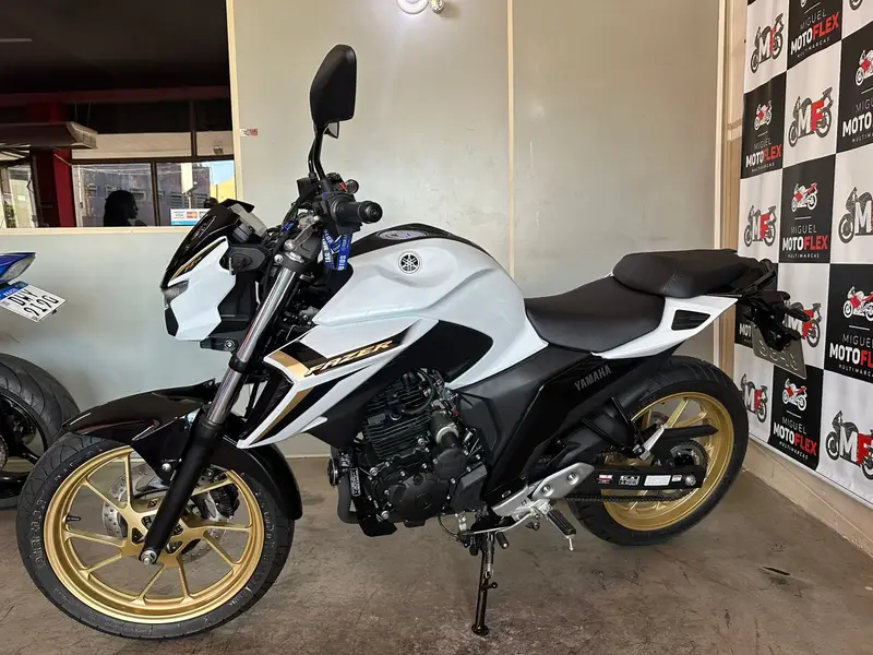 Yamaha Fazer FZ25 Connected