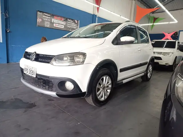 Carro Volkswagen CrossFox 2013 1.6 VHT (Flex)