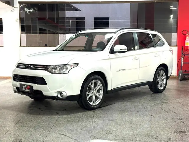 Carro Mitsubishi Outlander 2014 2.0 16V 4x4 Aut. (Híbrido)