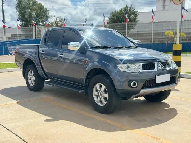Carro Mitsubishi L200 Triton Sport 2013 3.2 DI-D 4x4 (Aut)