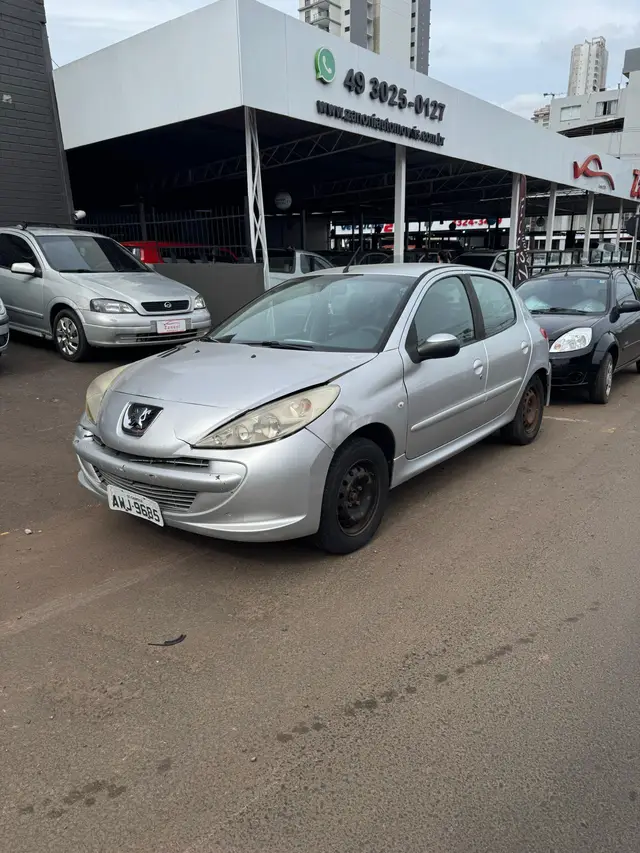 Carro Peugeot 207 2013 Hatch XR 1.4 8V (flex) 4p
