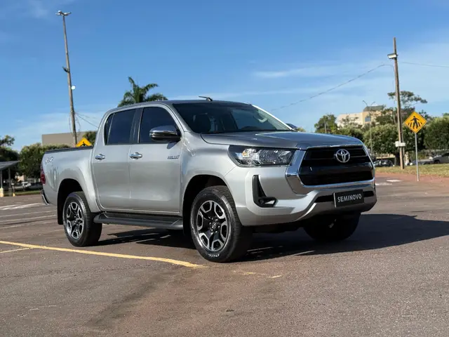 Carro Toyota Hilux Cabine Dupla 2024 SRV 4x4 2.8 Diesel