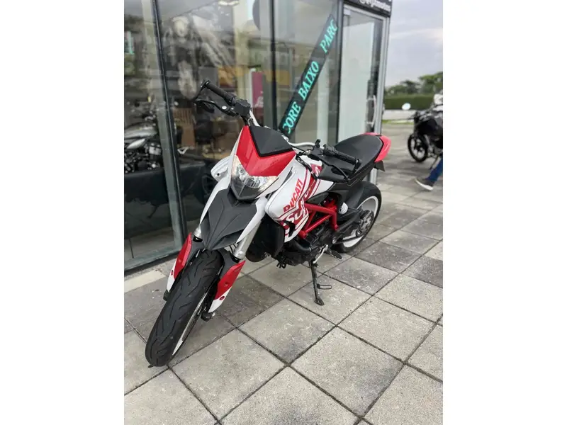 Ducati Hypermotard 821