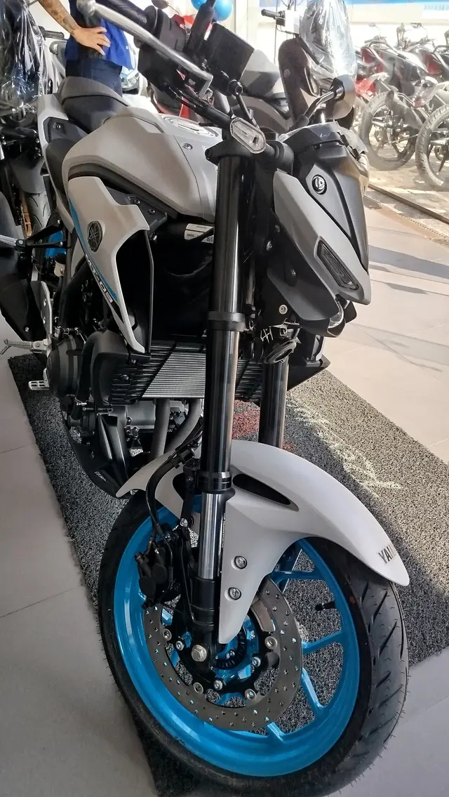Moto Yamaha MT-03 2025 ABS