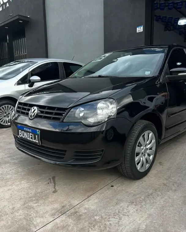 Carro Volkswagen Polo Sedan 2013 1.6 8V (Flex)