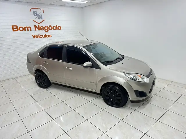 Carro Ford Fiesta Sedan 2012 1.6 (Flex)