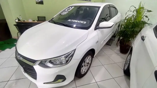 Carro Chevrolet Onix Plus 2023 LT 1.0 Turbo (Aut.)