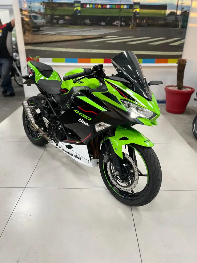 Moto Kawasaki Ninja 2021 400
