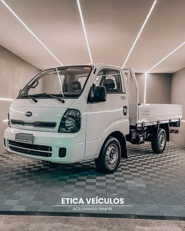 Carro Kia Bongo 2023 K2500 2.5 4x2