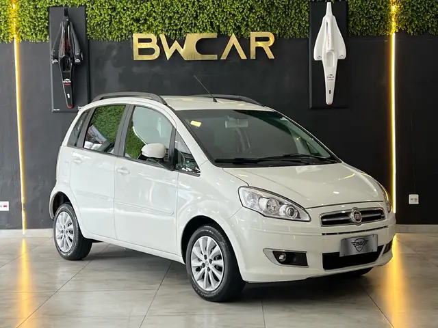 Carro Fiat Idea 2014 Attractive 1.4 8V (Flex)