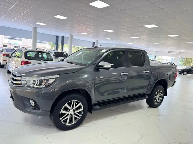 Carro Toyota Hilux Cabine Dupla 2017 Hilux 2.8 TDI SRV CD 4x4 (Aut)