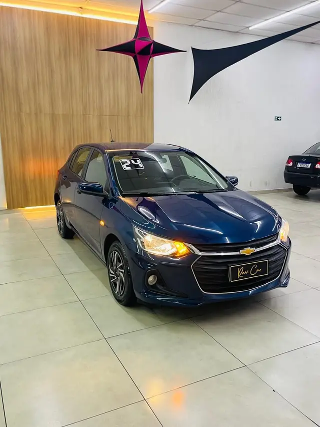 Carro Chevrolet Onix Plus 2024 LT 1.0