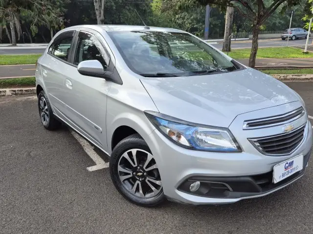 Carro Chevrolet Onix 2015 1.4 LTZ SPE/4 (Aut)