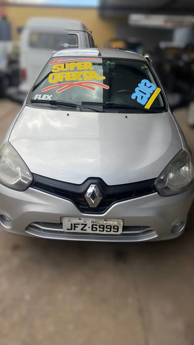 Carro Renault Clio 2013 Hatch. RN 1.0 16V