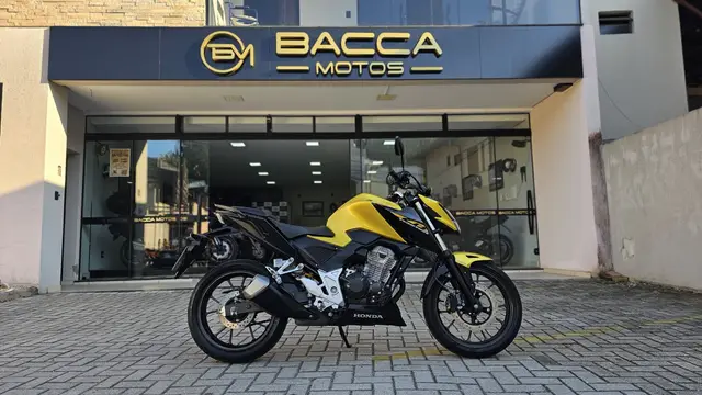 Carro Honda CB 300F Twister 2024 Standard
