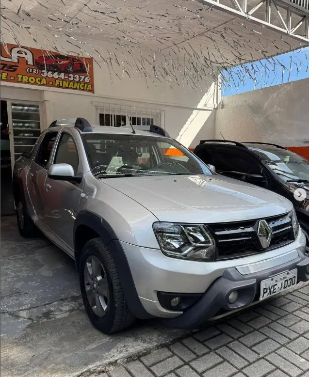 Carro Renault Duster Oroch 2016 2.0 16V Dynamique (Flex)