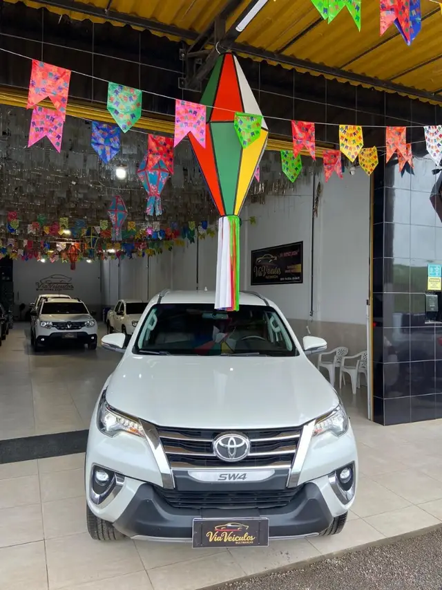 Carro Toyota SW4 2018 2.8 TDI SRX 7L 4x4 (Aut)