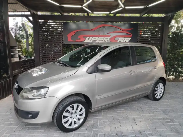 Carro Volkswagen Fox 2014 1.0 TEC (Flex) 4p