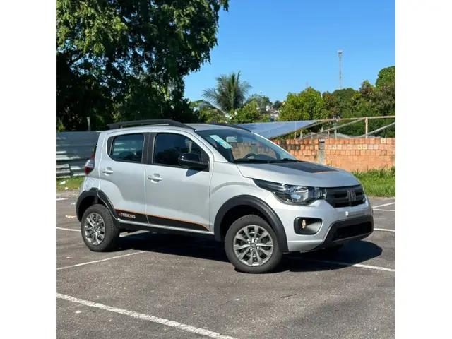 Carro Fiat Mobi 2025 Trekking 1.0