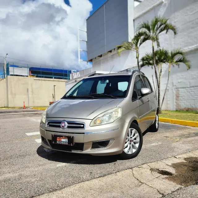 Carro Fiat Idea 2015 Essence 1.6 16V E.TorQ (Flex)