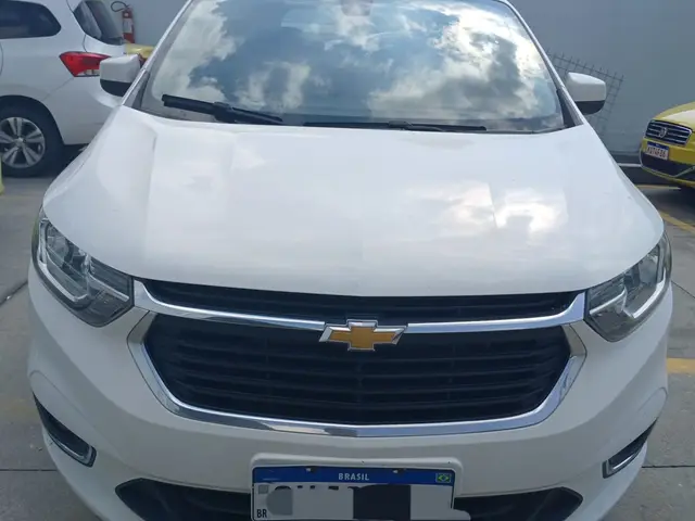 Carro Chevrolet Spin 2023 Premier 1.8 (Aut.)