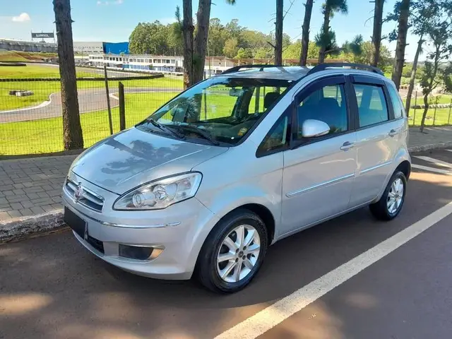 Carro Fiat Idea 2016 Essence 1.6 16V E.TorQ (Flex)