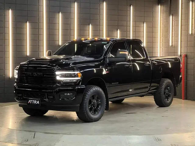 Carro RAM 2500 2024 Night Edition 6.7 4X4