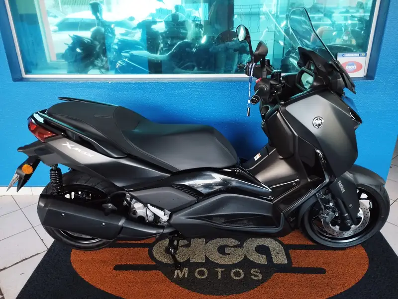 Yamaha XMax 250 Connected