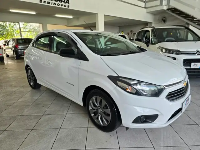 Carro Chevrolet Onix 2019 1.4 Advantage SPE/4 (Aut)