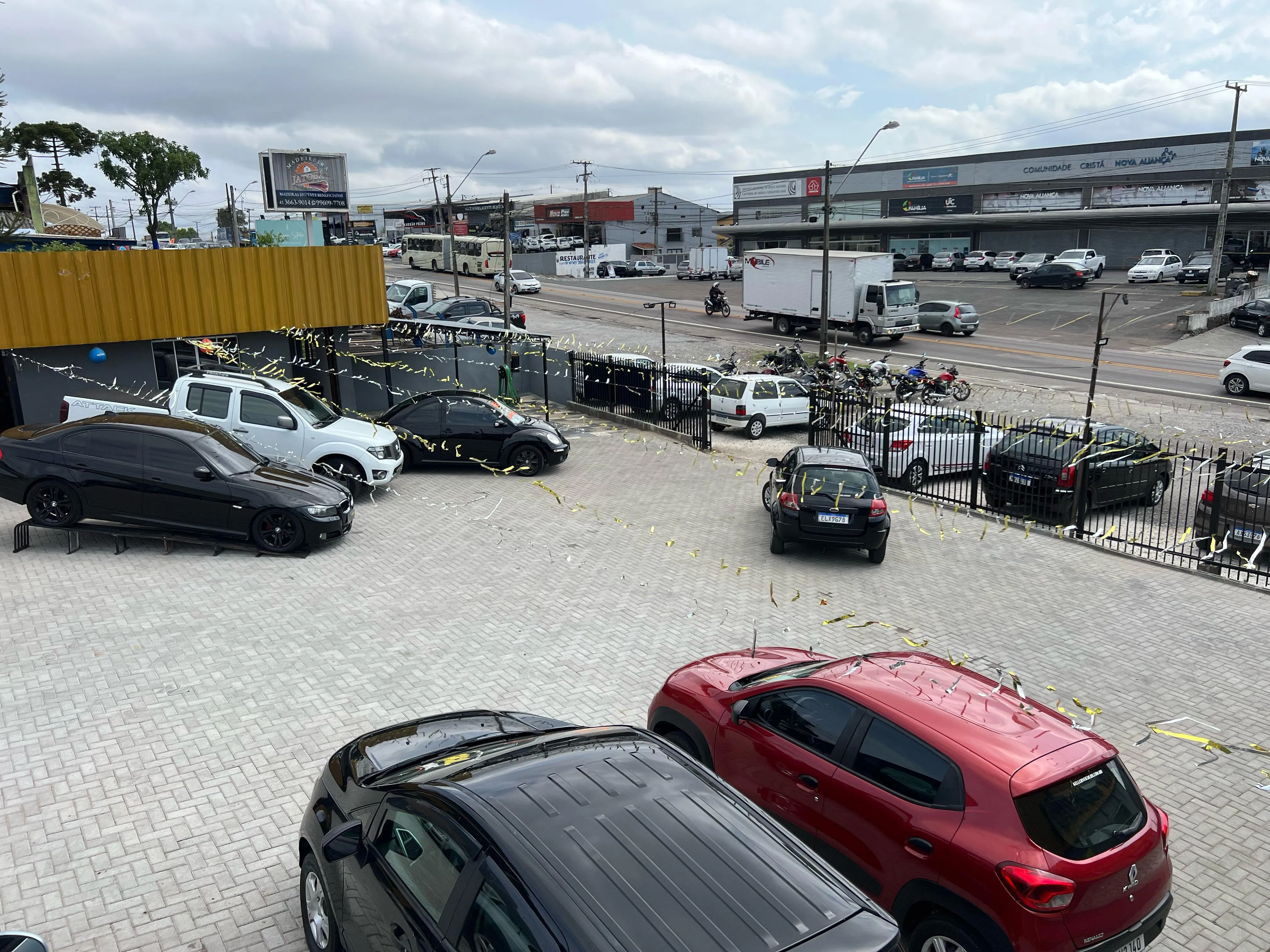 Fachada da loja Veículos à venda em KELLER VEICULOS - Colombo - PR | Mobiauto