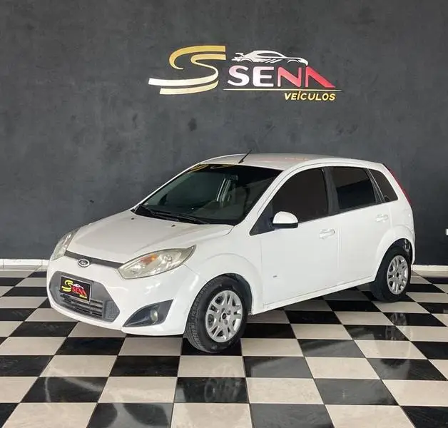Carro Ford New Fiesta Sedan 2014 1.6 SE (Flex)