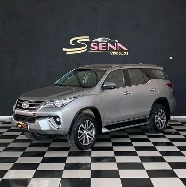 Carro Toyota Hilux Cabine Dupla 2019 Hilux 2.8 TDI SRX CD 4x4 (Aut)