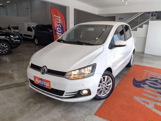 Carro Volkswagen Fox 2015 Comfortline 1.6 MSI (Flex)