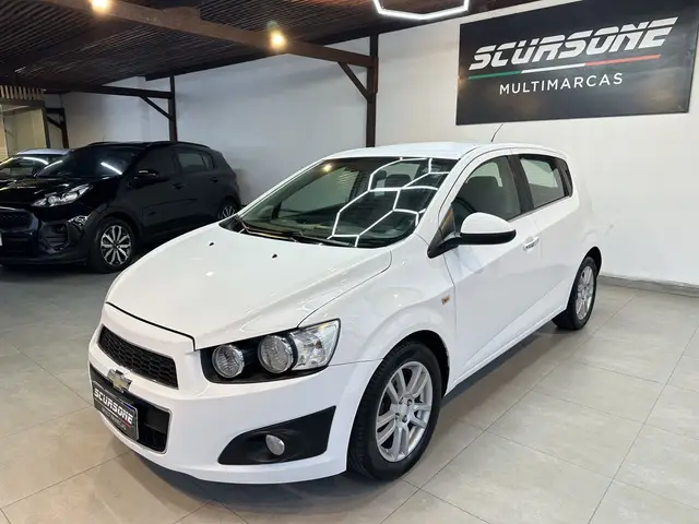 Carro Chevrolet Sonic 2014 Hatch LTZ 1.6 (Aut)