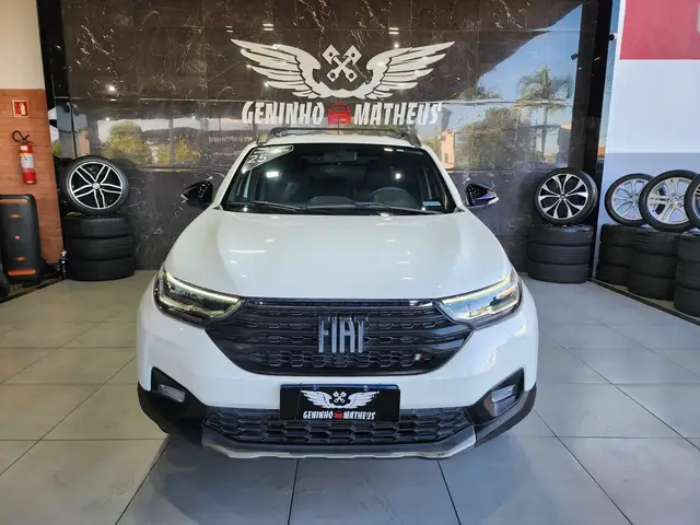 Carro Fiat Strada 2025 Volcano 1.3 Flex 8V CD Aut.