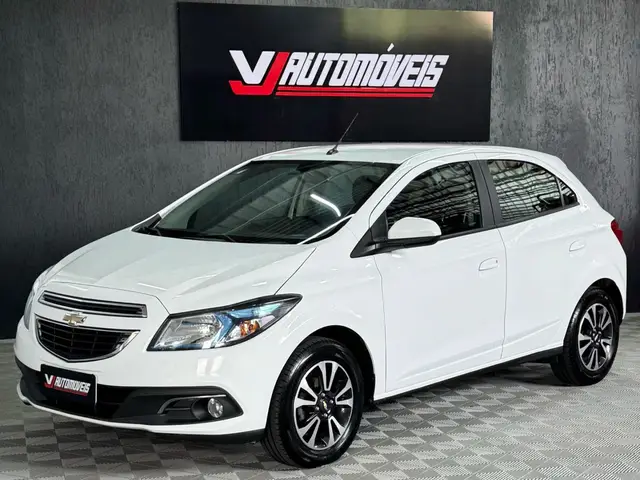 Carro Chevrolet Onix 2015 1.4 LTZ SPE/4 (Aut)