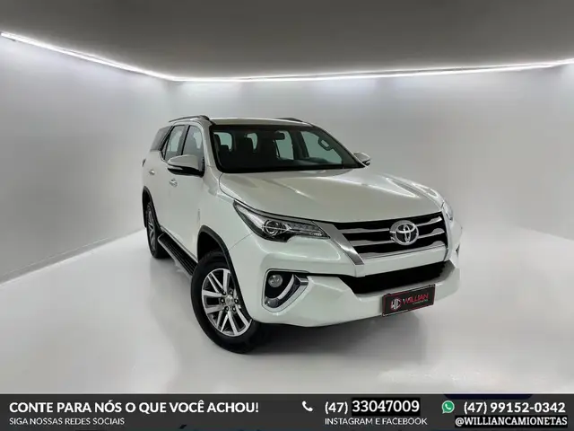 Carro Toyota SW4 2017 2.8 TDI SRX 5L 4x4 (Aut)