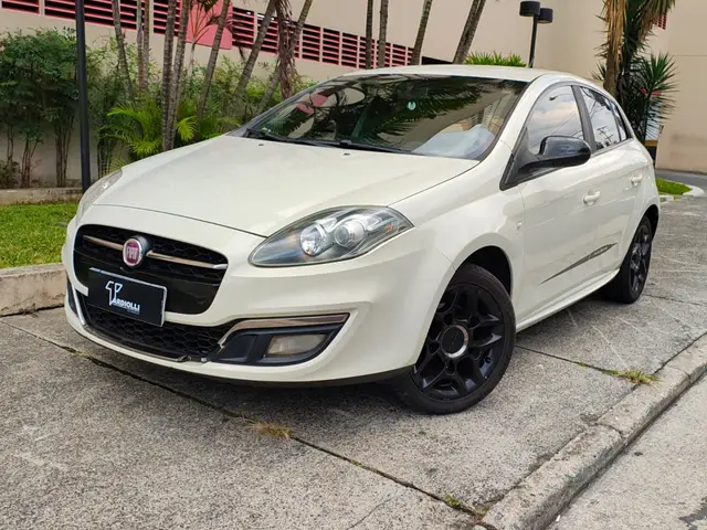 Carro Fiat Bravo 2016 BlackMotion 1.8 16V (Flex)
