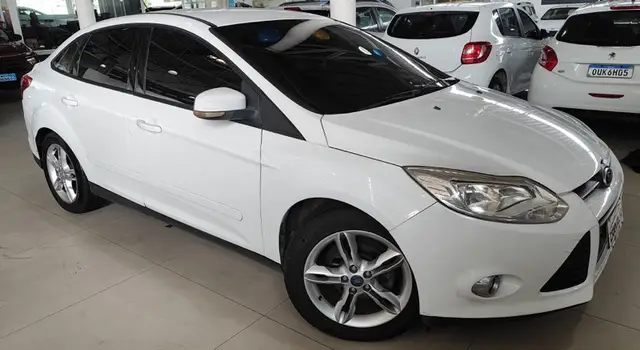 Carro Ford Focus Hatch 2015 SE Plus 2.0 16V PowerShift