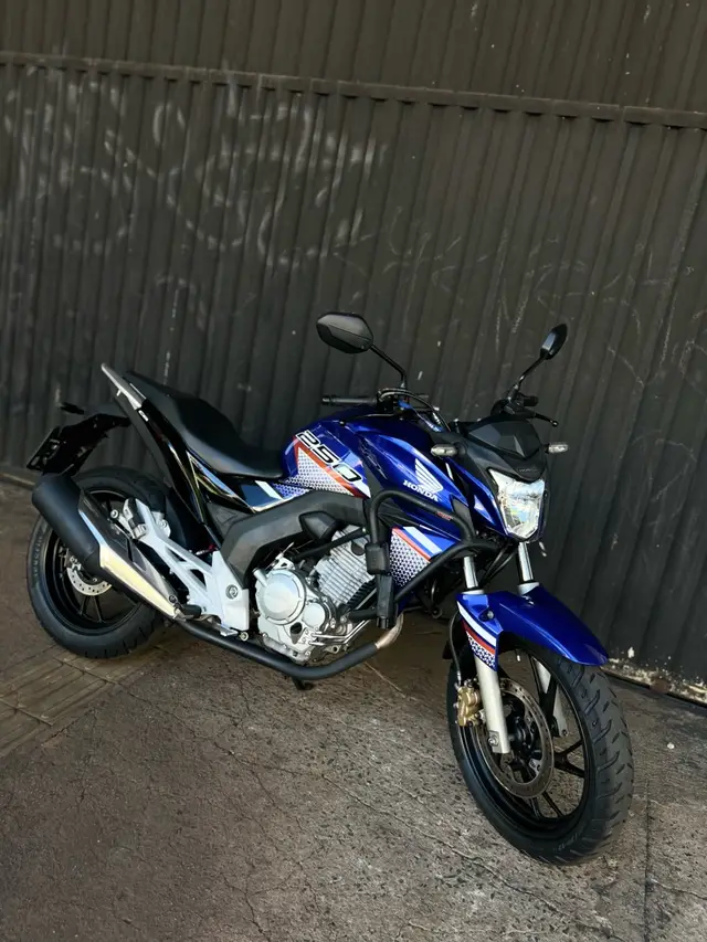 Moto Honda CB 250F Twister 2022 (CBS)