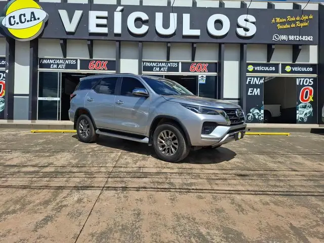 Carro Toyota Hilux Cabine Dupla 2022 GR-S 4x4 2.8 TDI Dies. Aut.