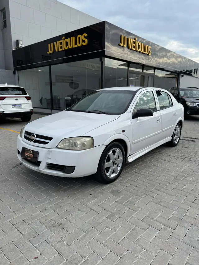 Carro Chevrolet Astra Hatch 2004 CD 2.0 8V
