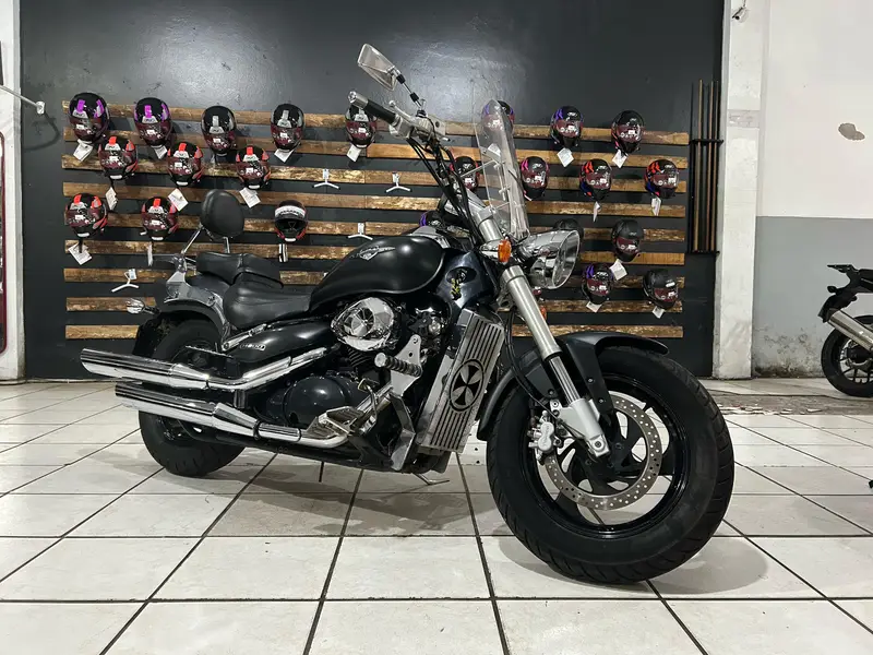 Suzuki Boulevard M800