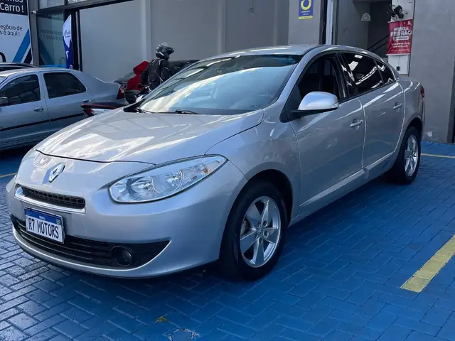 Carro Renault Fluence 2014 2.0 16V Dynamique (Flex)
