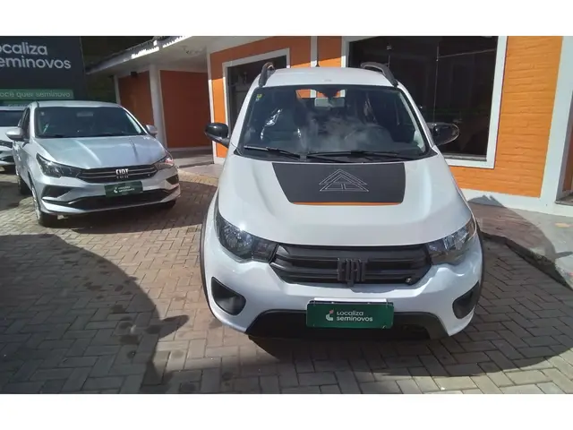 Carro Fiat Mobi 2024 Trekking 1.0