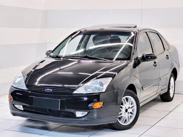 Carro Ford Focus Hatch 2002 Ghia 2.0 16V