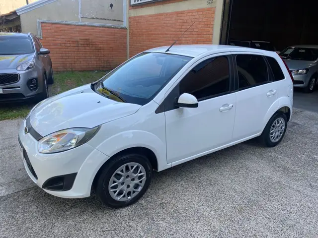 Carro Ford Fiesta Hatch 2014 SE 1.6