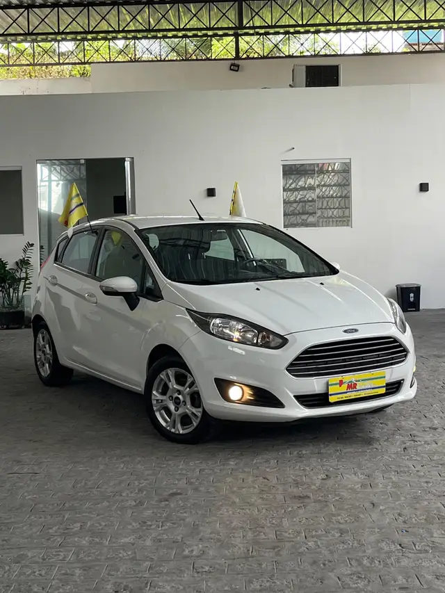 Carro Ford Fiesta Hatch 2016 1.6 (Flex)